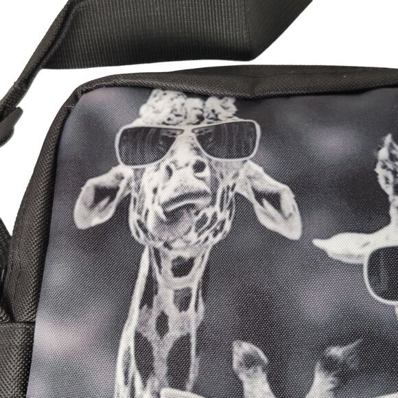 Black Crossbody Bag Giraffe Print Sunglasses Lightweight Adjustable Strap New - Picture 7 of 8